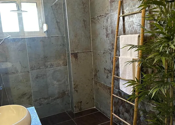 Gjonis House Appartement *